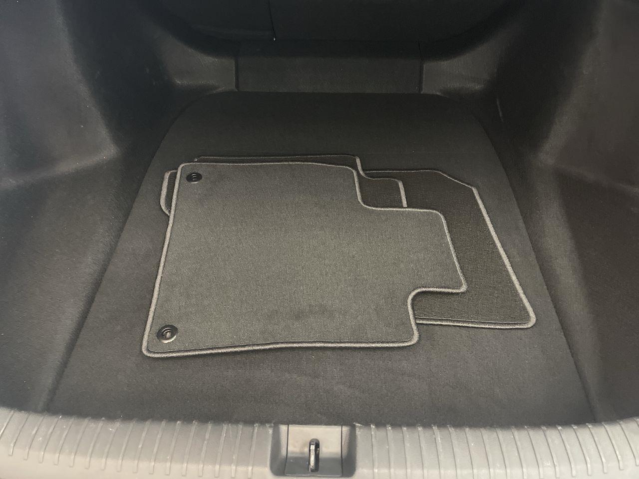 Vehicle image 12 of 25