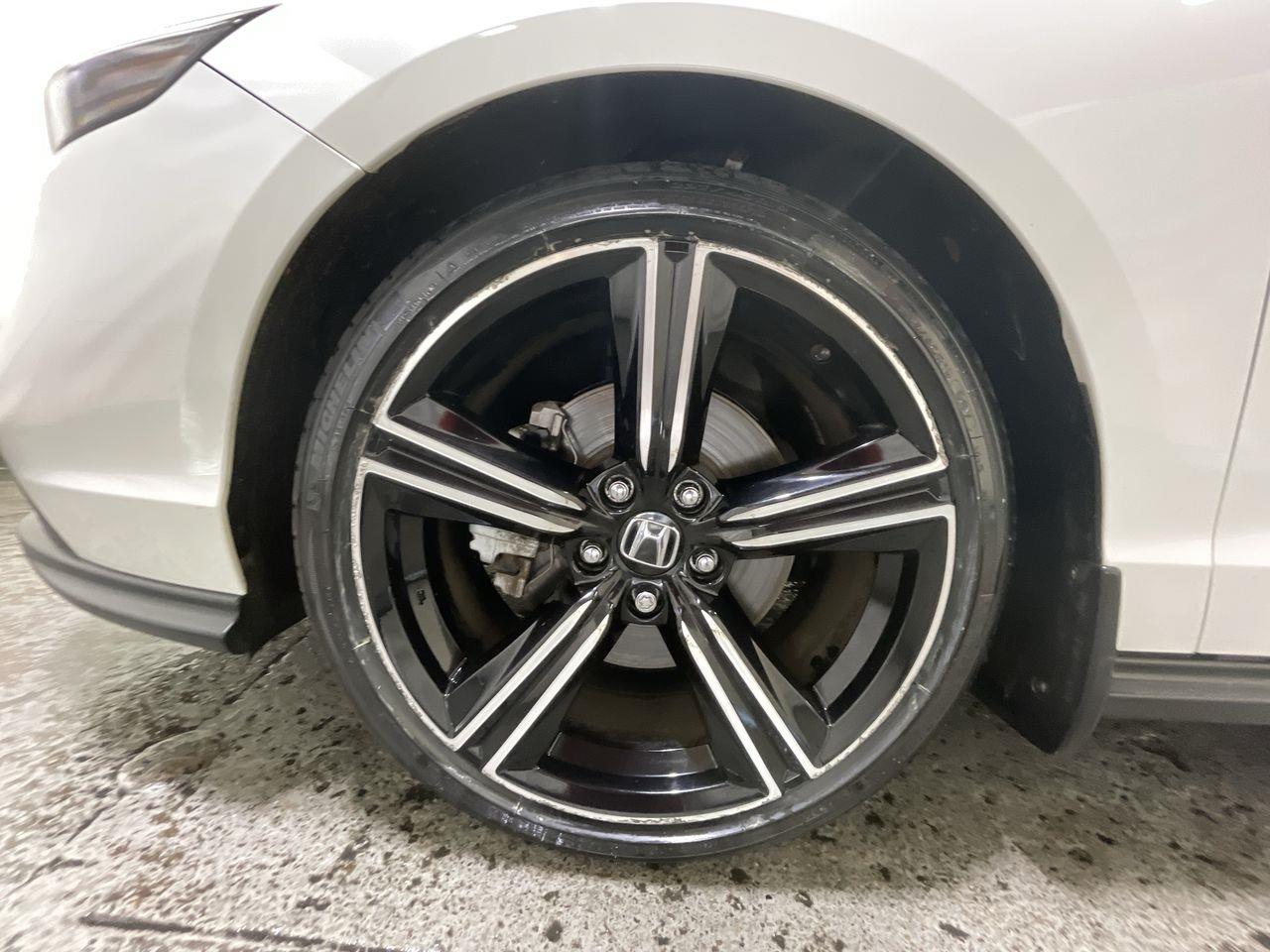 Vehicle image 11 of 25