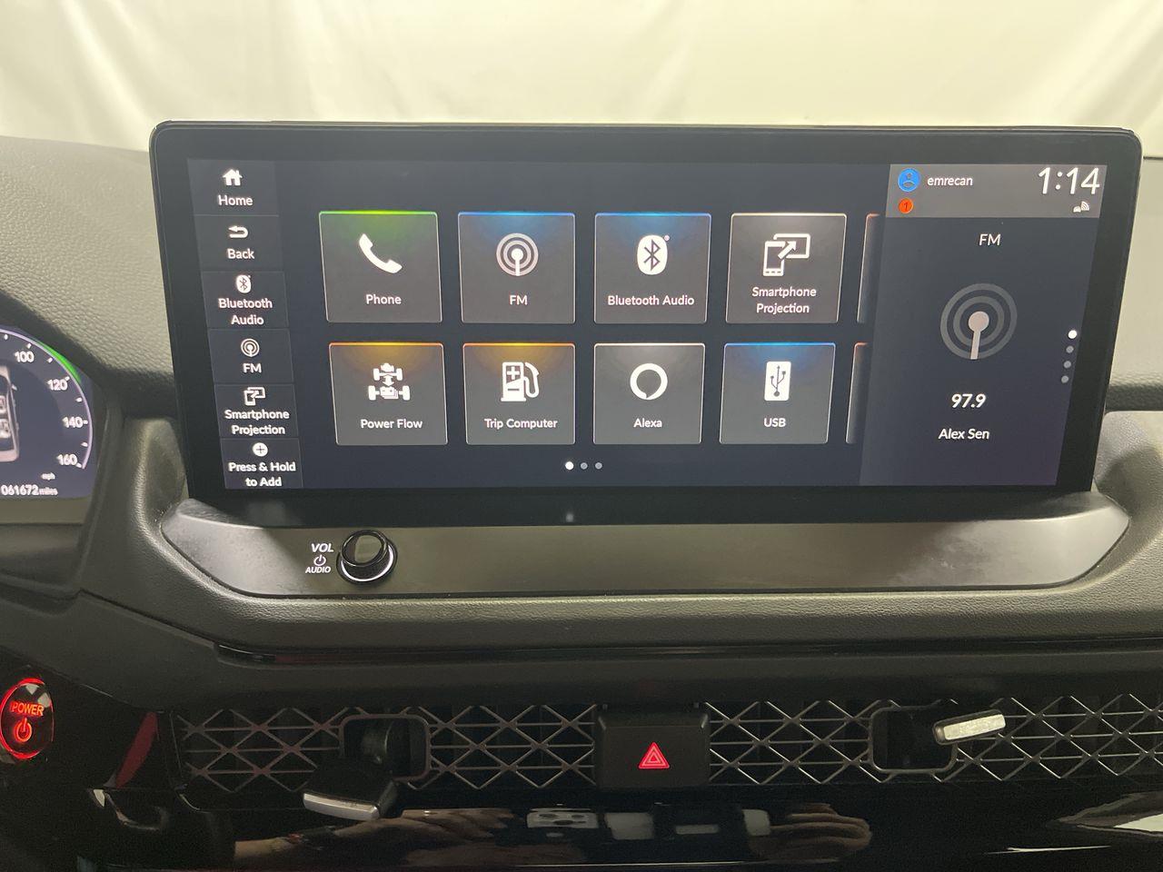 Vehicle image 21 of 25