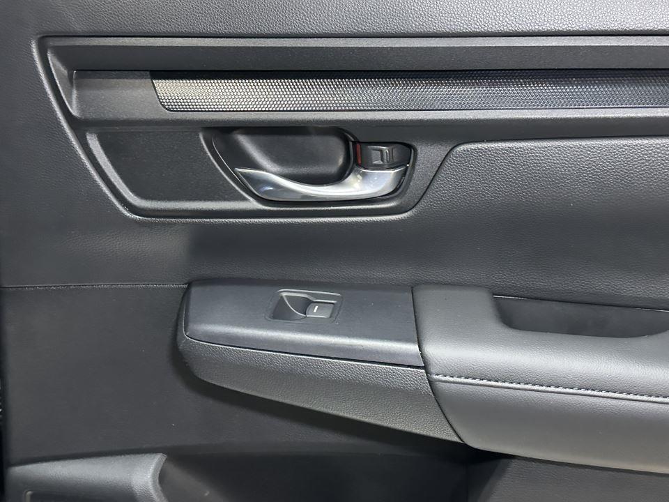 Vehicle image 35 of 40