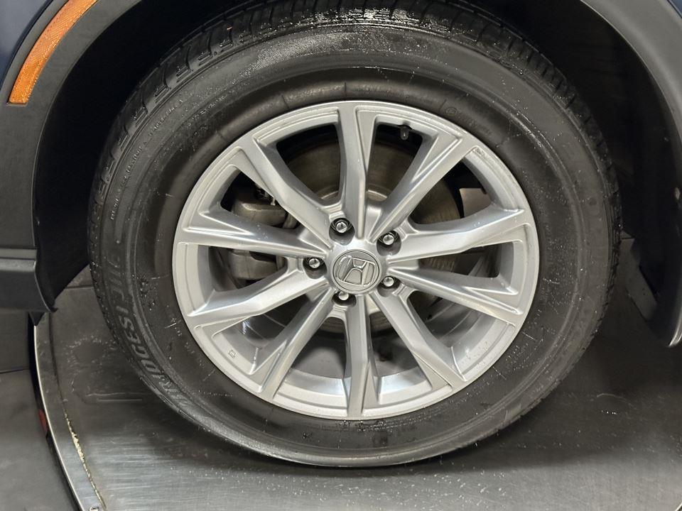 Vehicle image 18 of 40