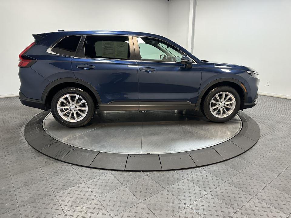 Vehicle image 8 of 40