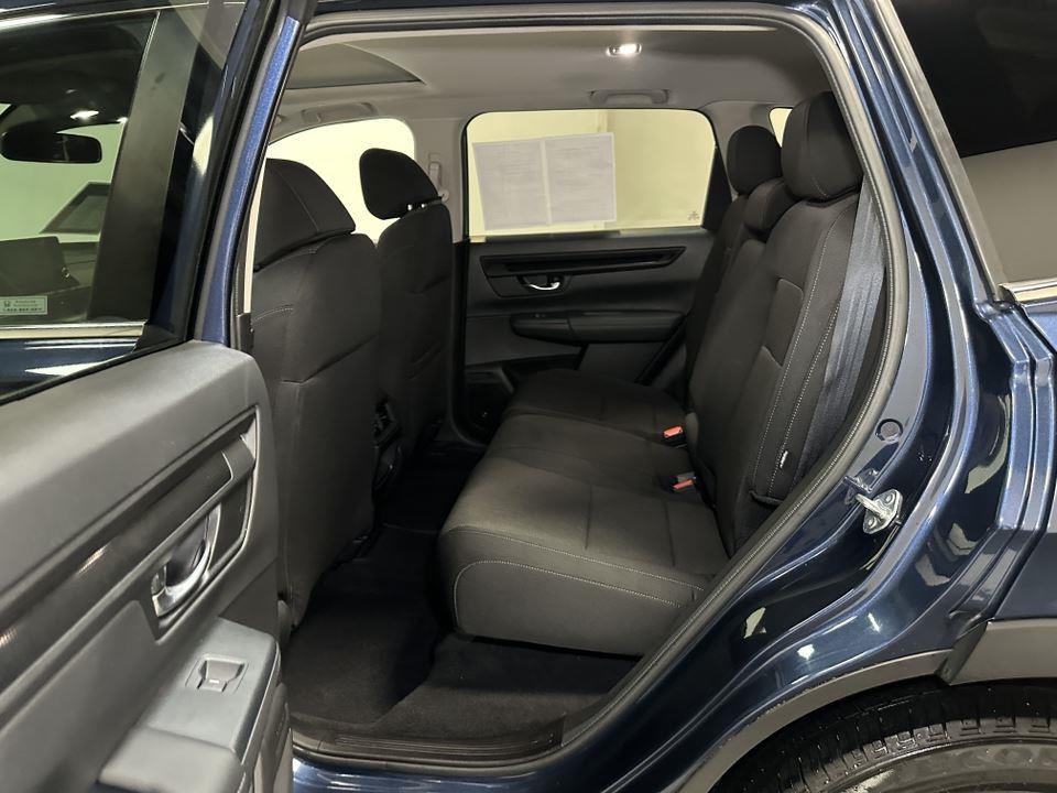 Vehicle image 32 of 40