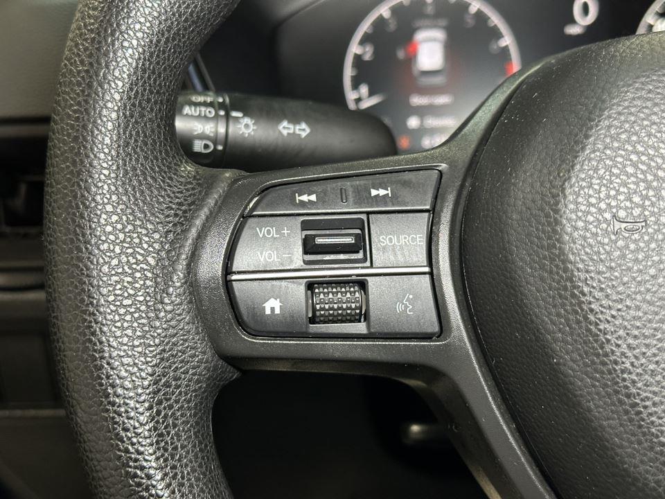 Vehicle image 25 of 40