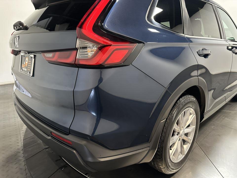 Vehicle image 10 of 40