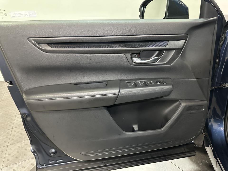 Vehicle image 20 of 40