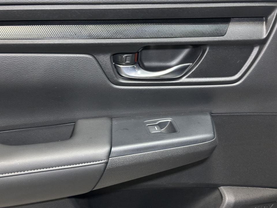 Vehicle image 31 of 40