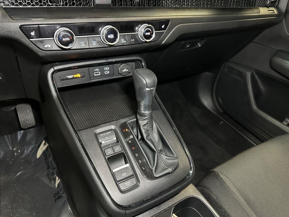 Vehicle image 29 of 40