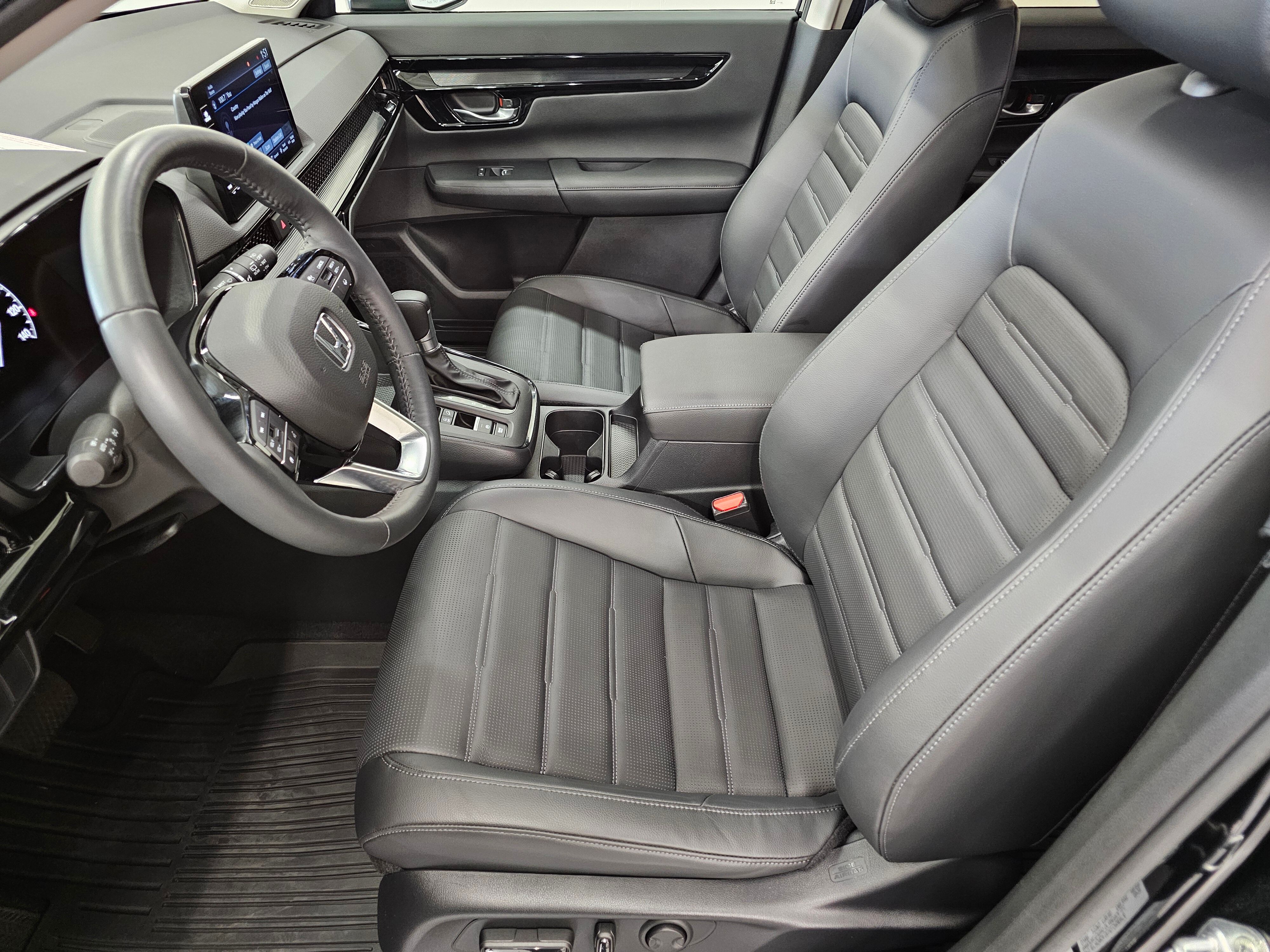 Vehicle image 16 of 31