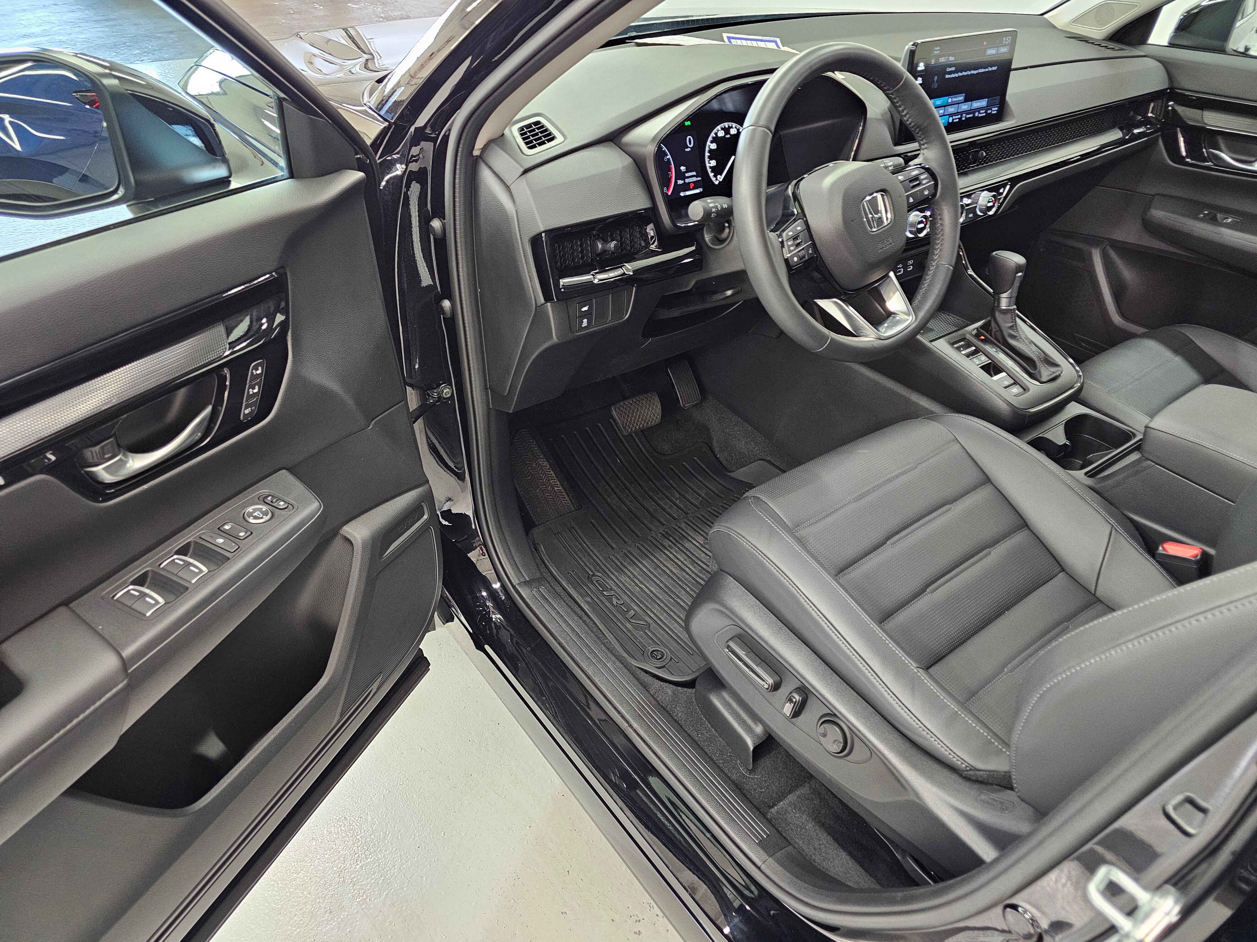 Vehicle image 15 of 31