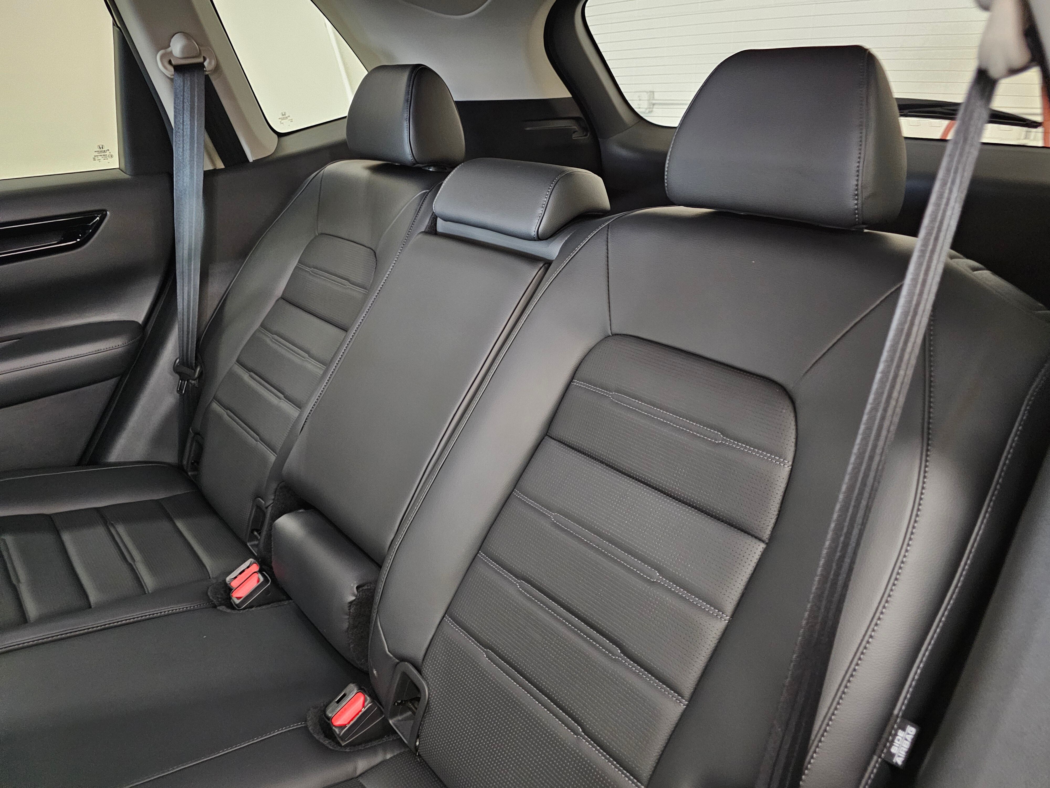 Vehicle image 9 of 31
