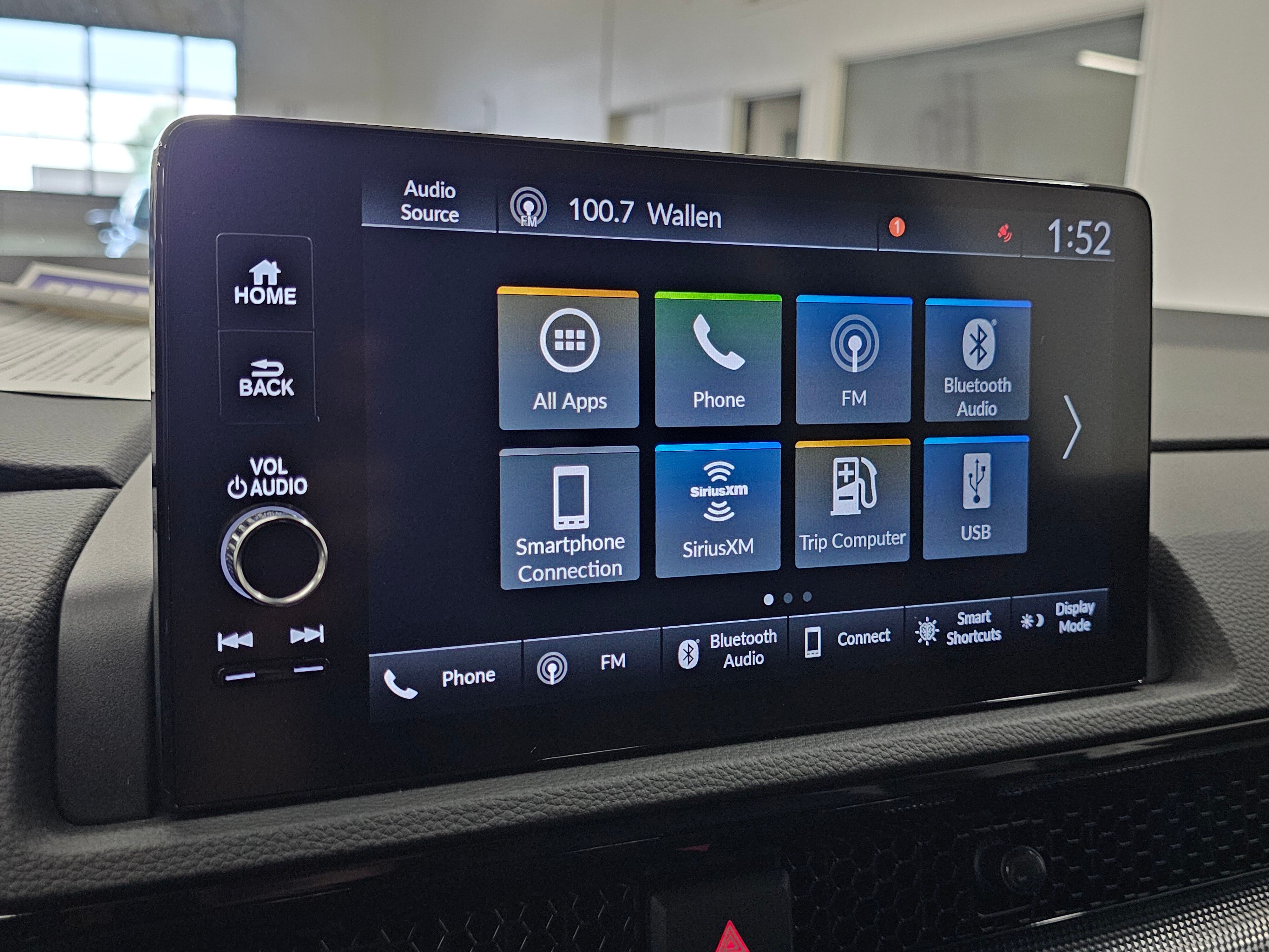 Vehicle image 21 of 31