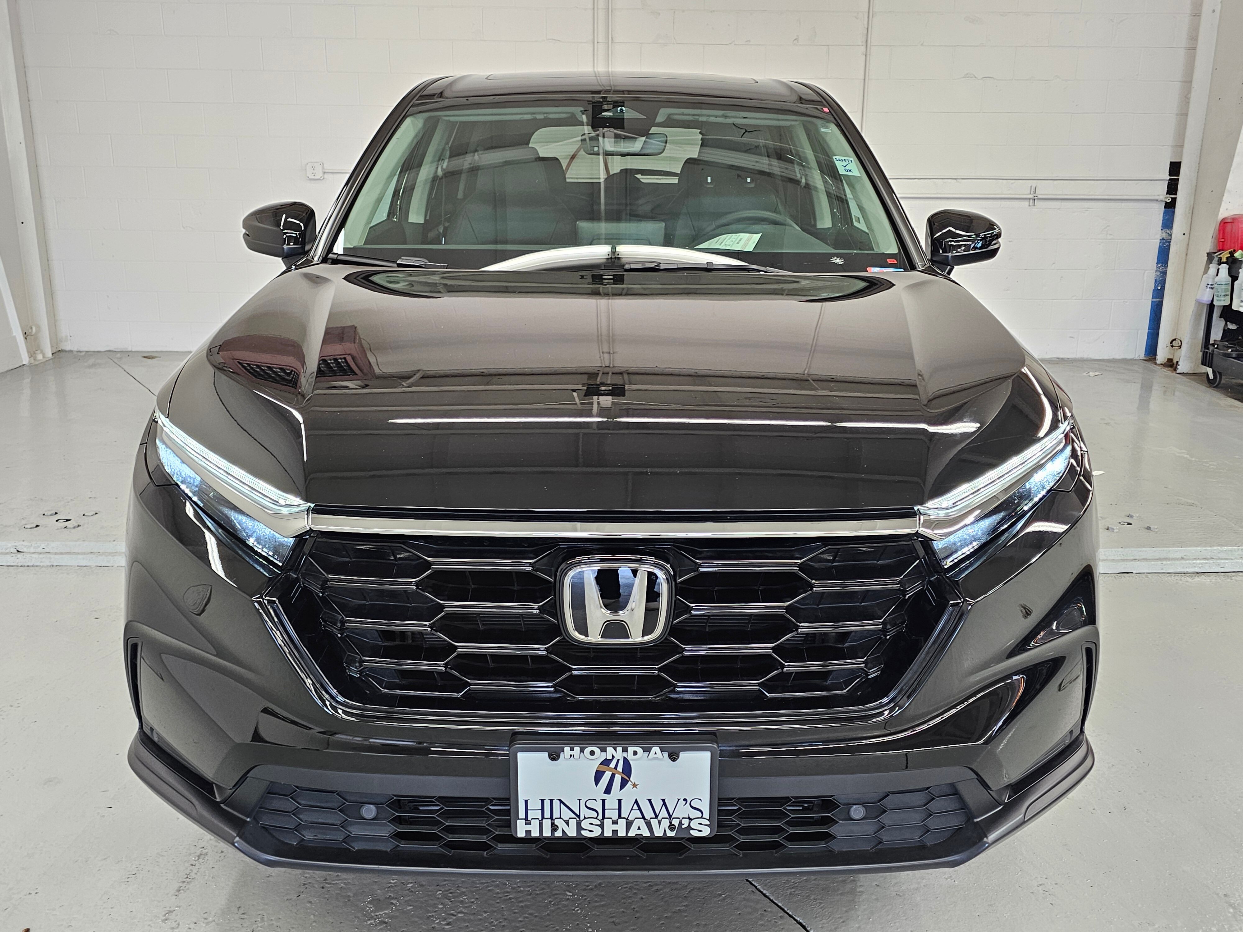 Vehicle image 2 of 31