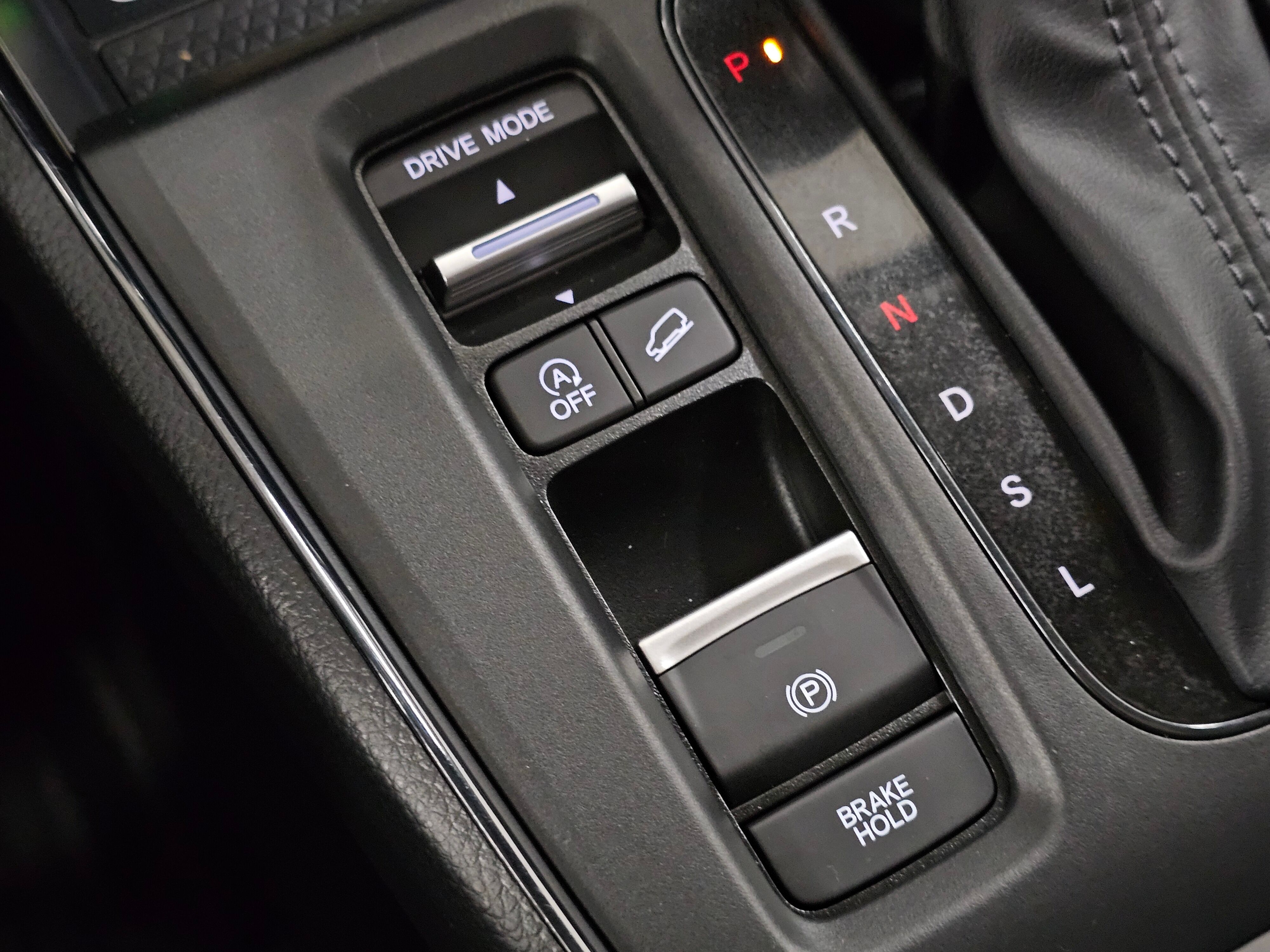 Vehicle image 28 of 31
