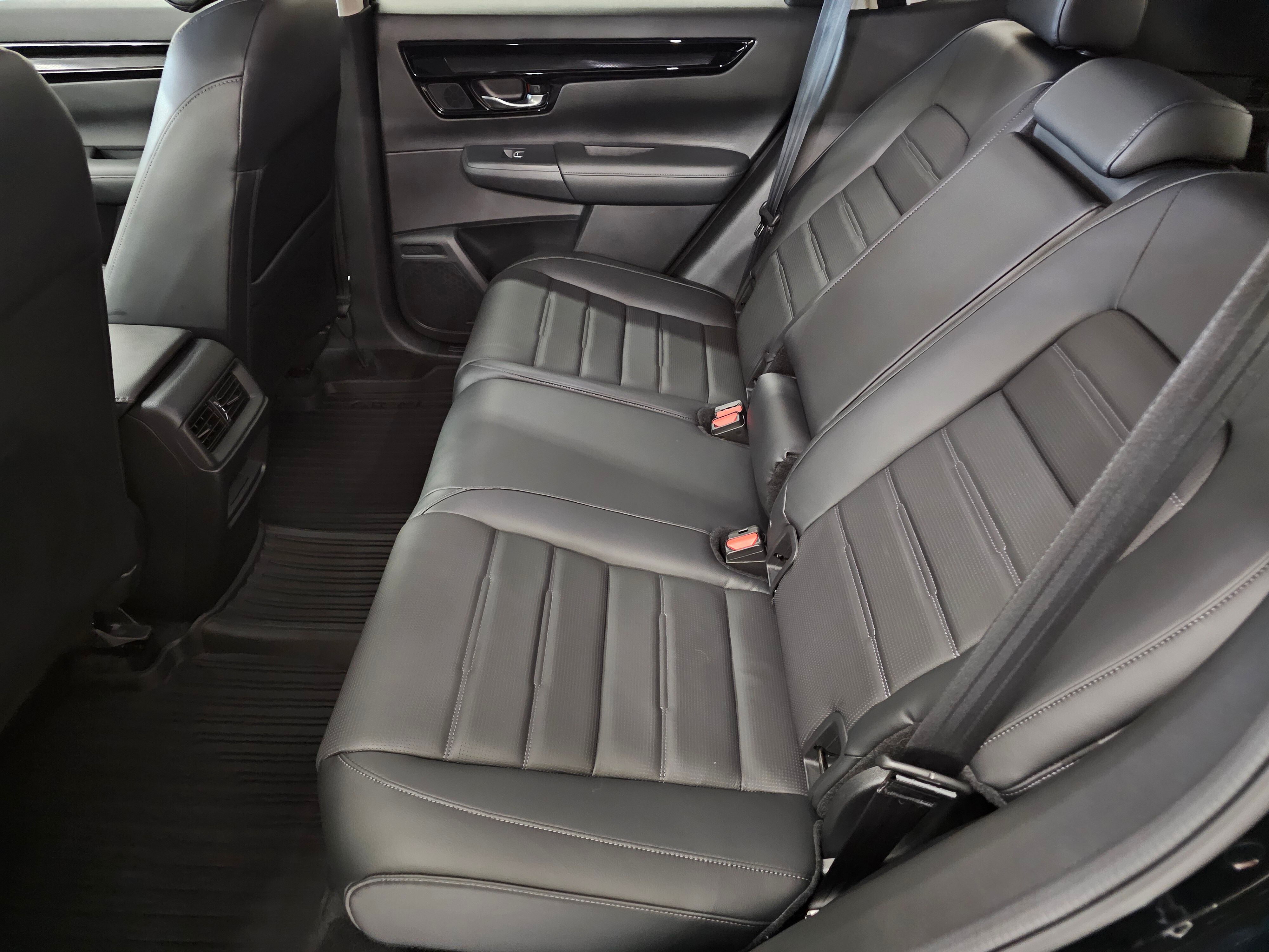 Vehicle image 11 of 31