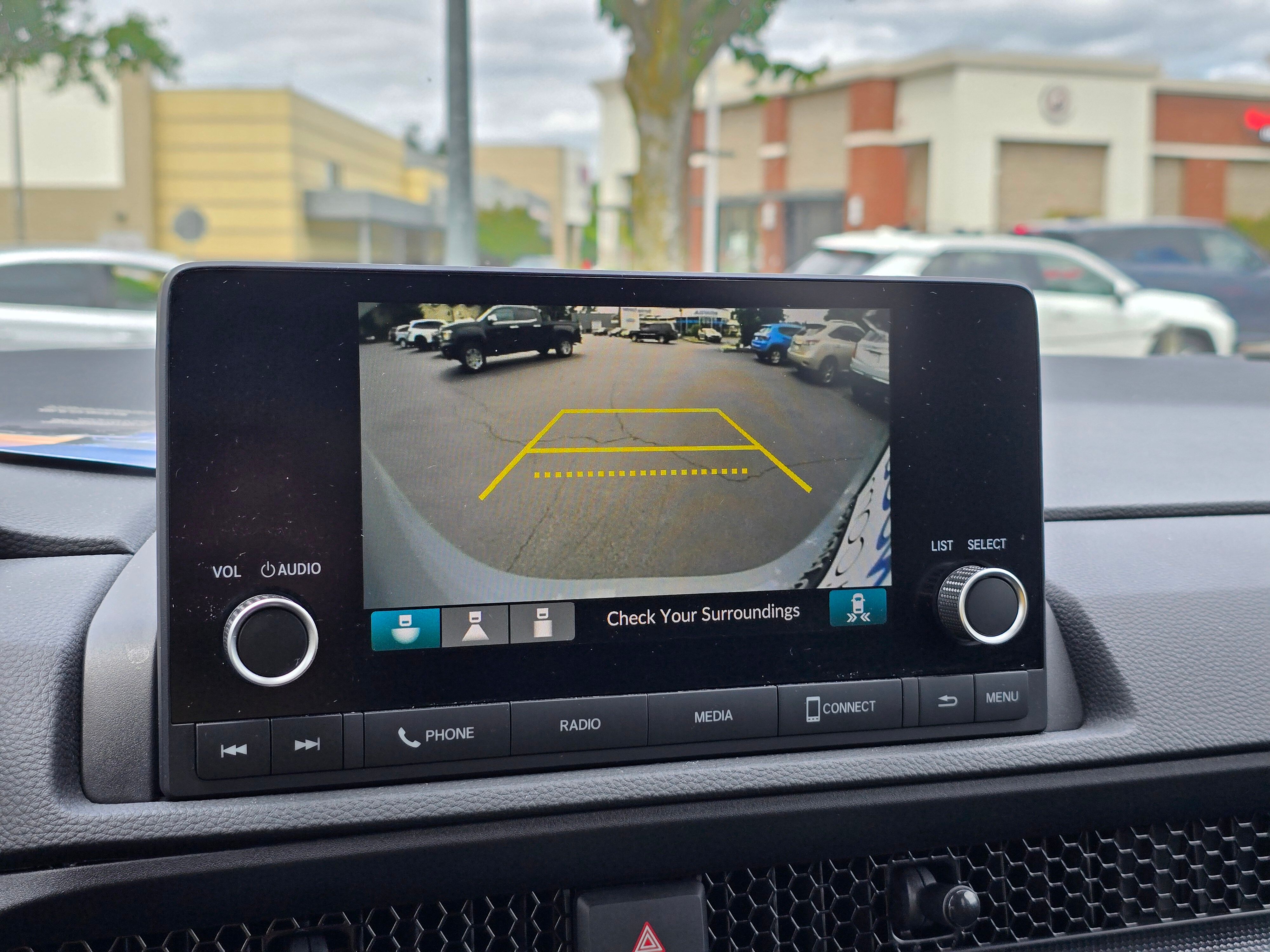 Vehicle image 20 of 27