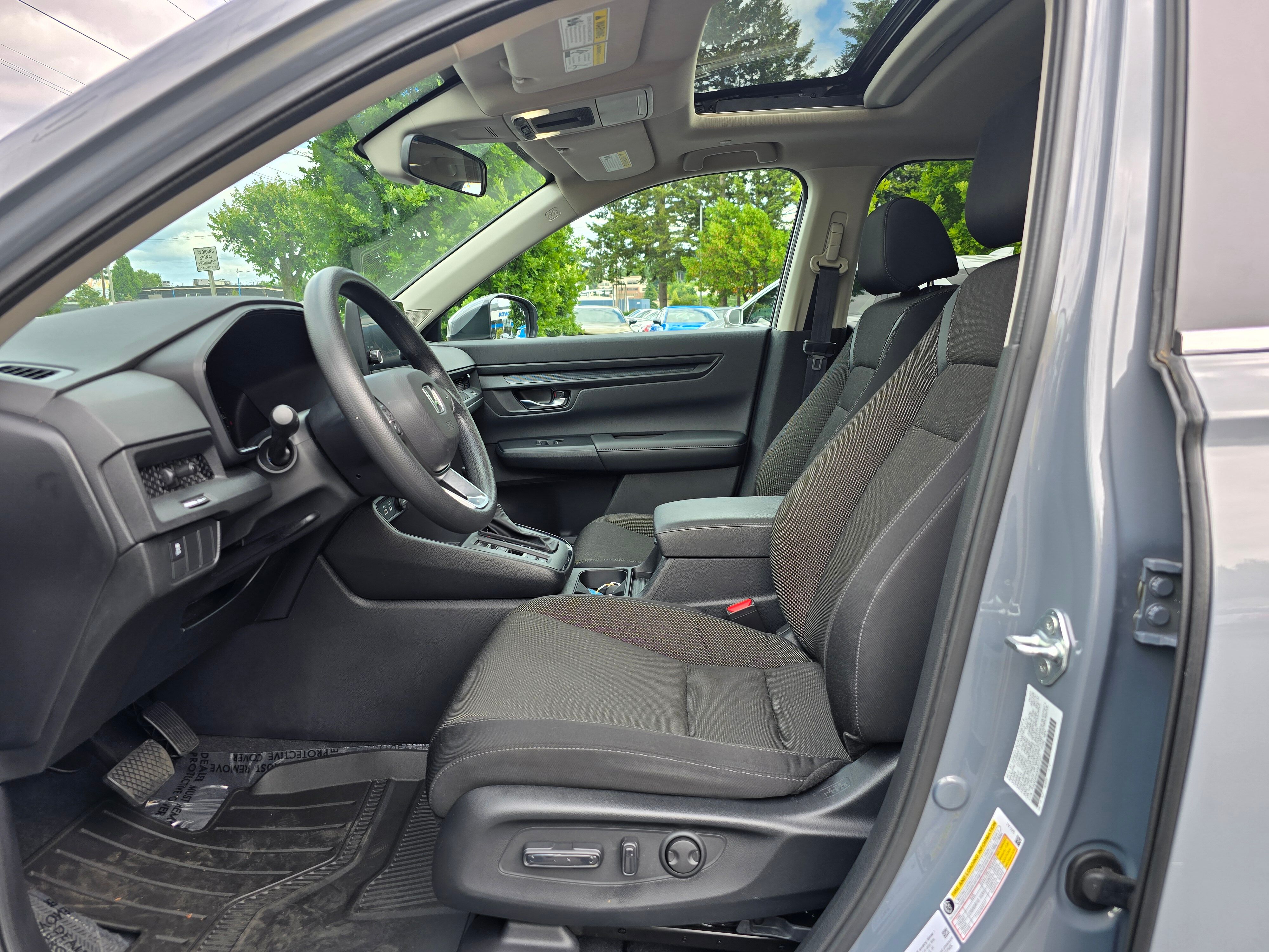 Vehicle image 15 of 27
