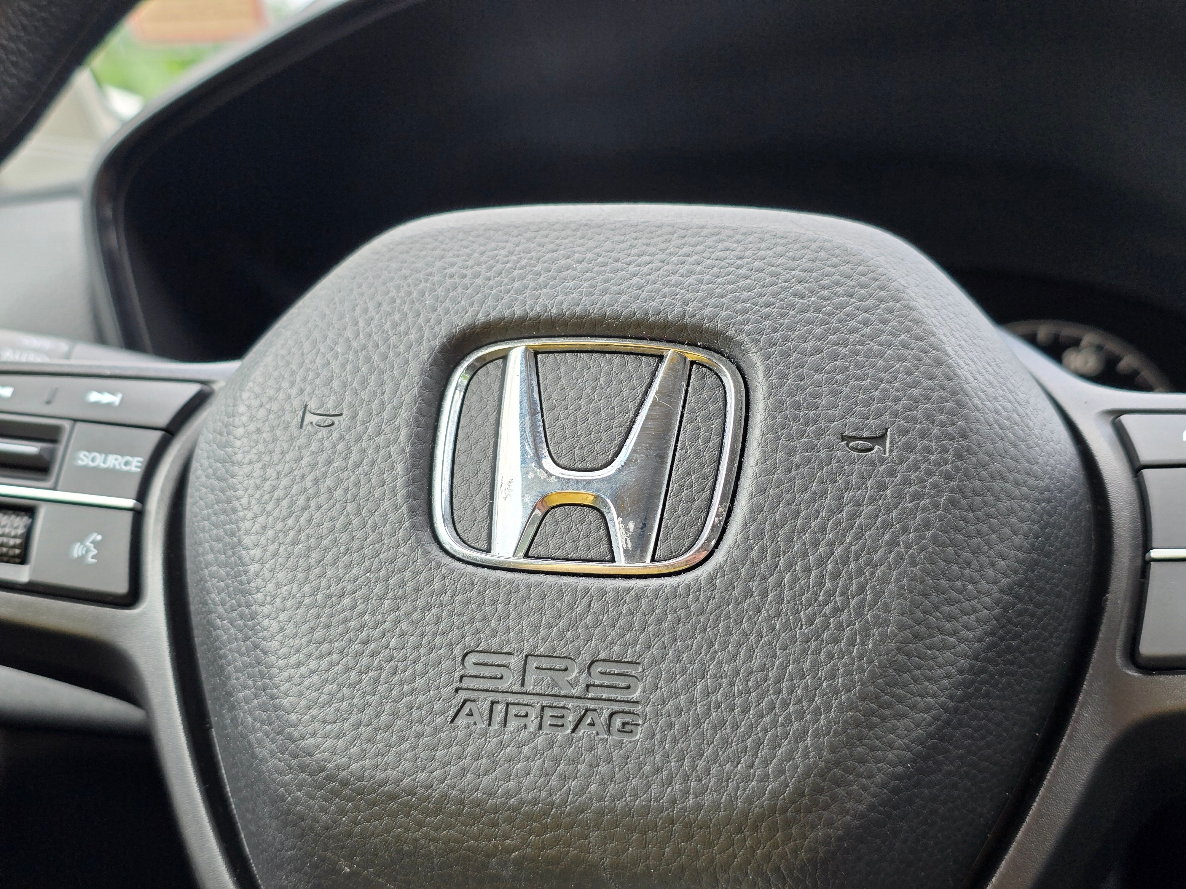 Vehicle image 18 of 27