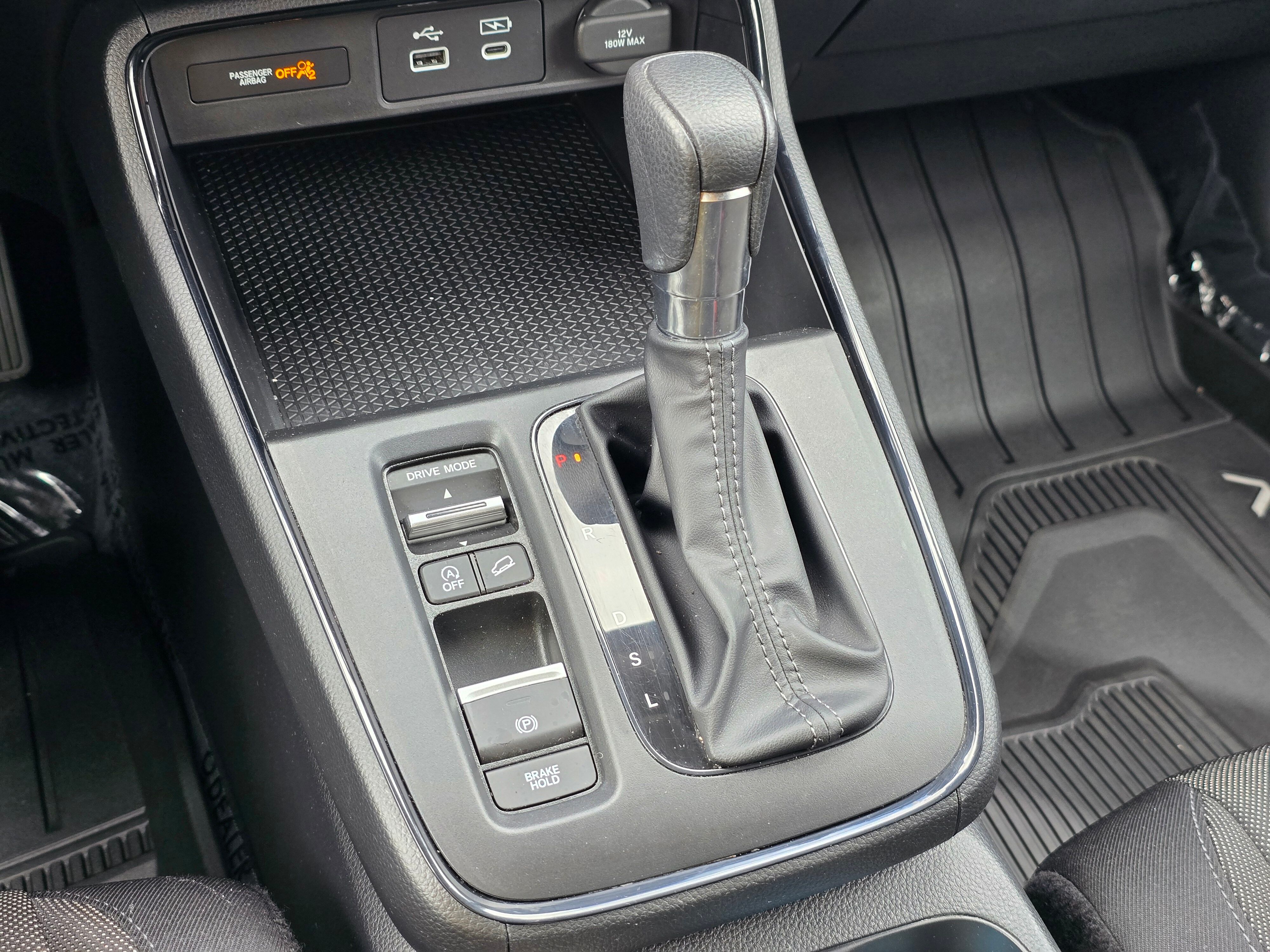 Vehicle image 21 of 27