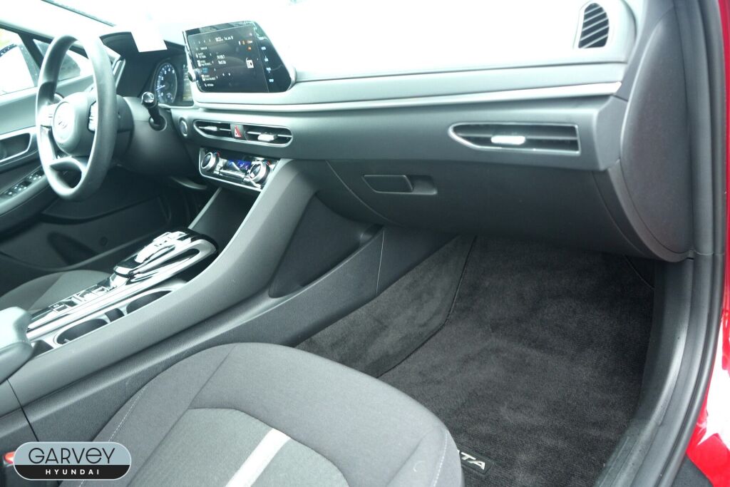 2023 Hyundai Sonata SEL Image 18 of 32