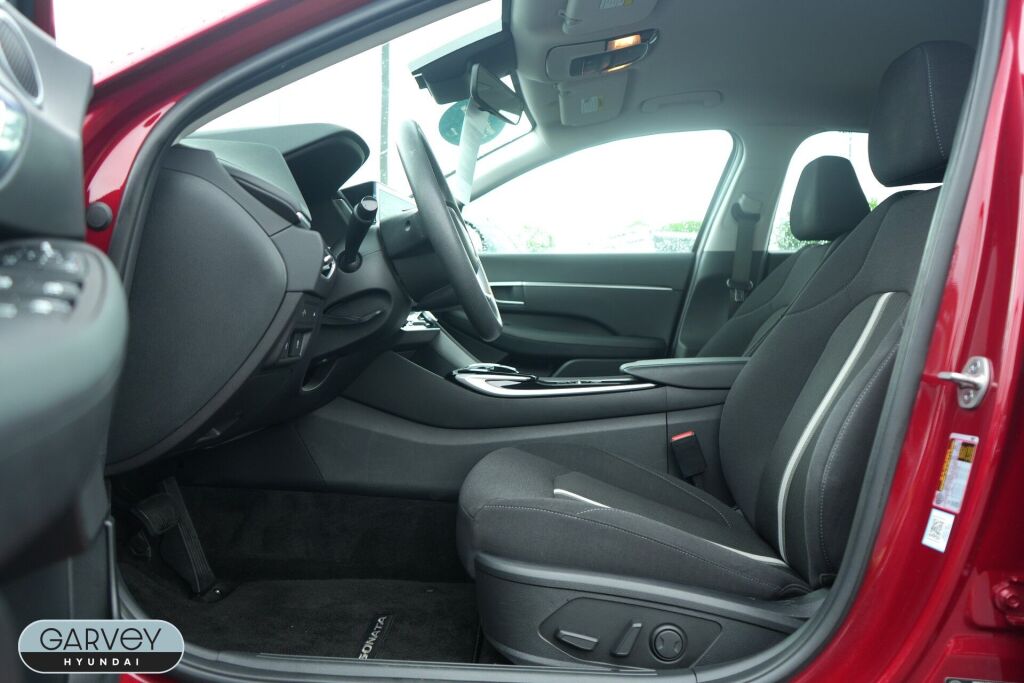 2023 Hyundai Sonata SEL Image 16 of 32