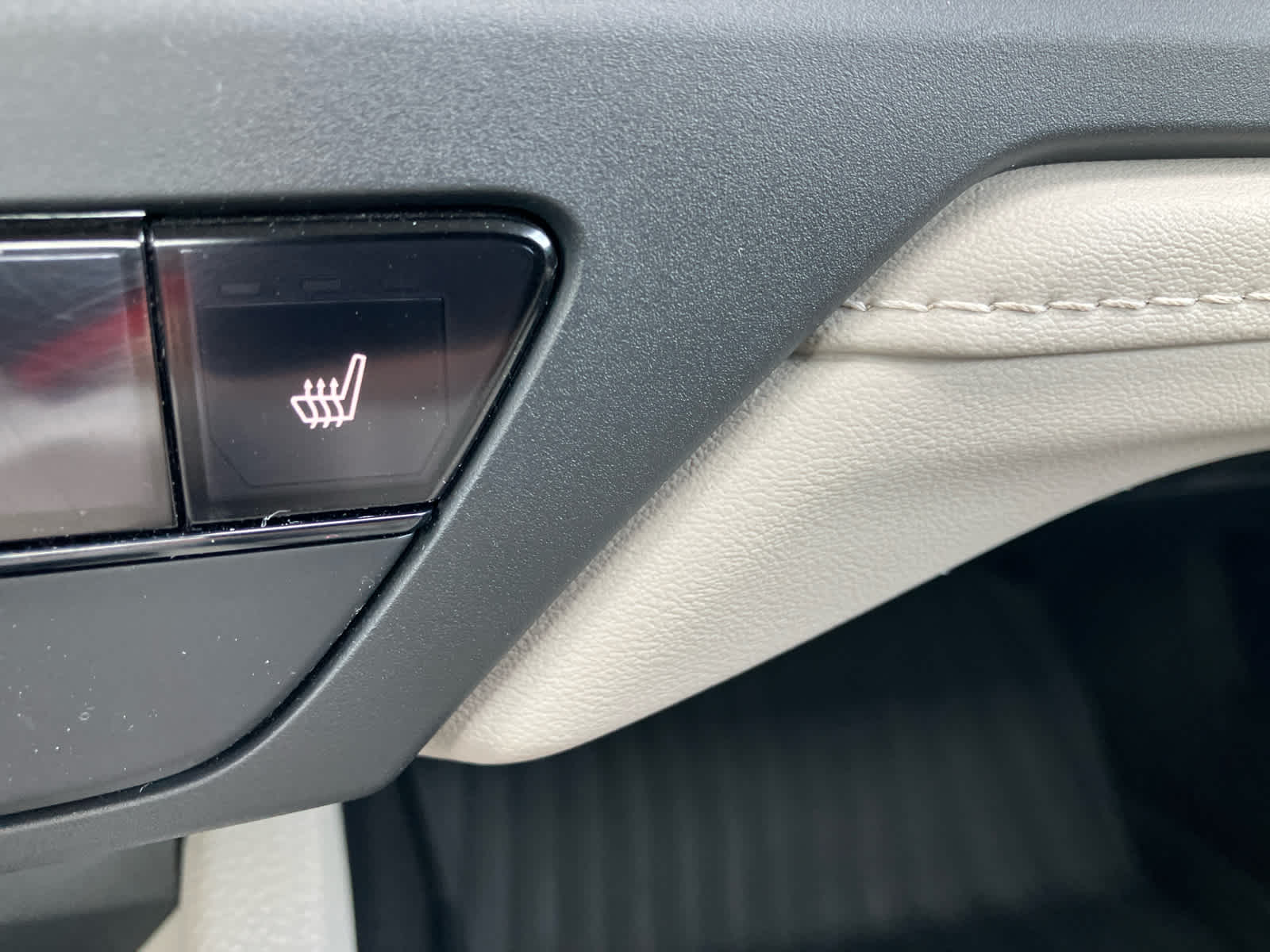 Vehicle image 26 of 35