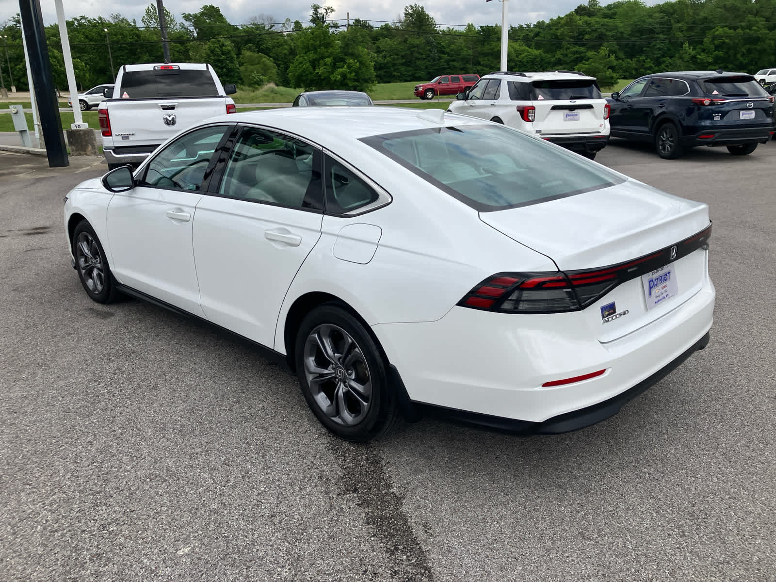 Vehicle image 7 of 35