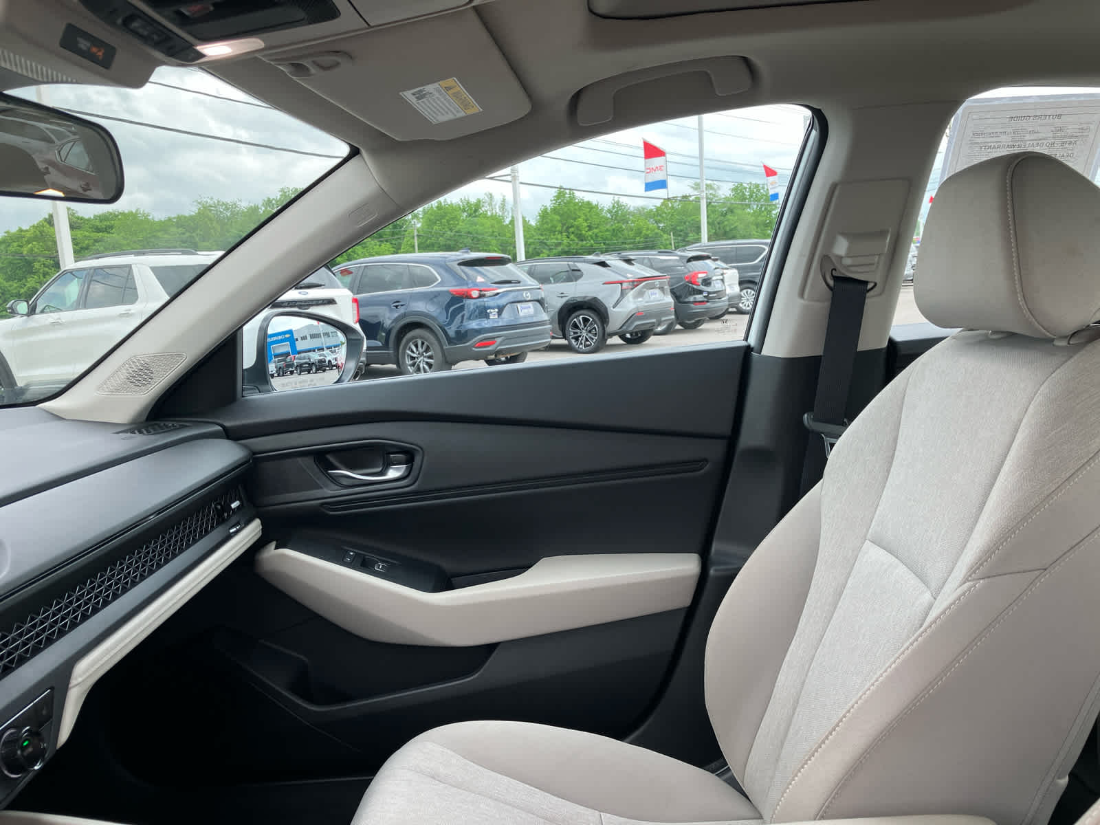 Vehicle image 10 of 35