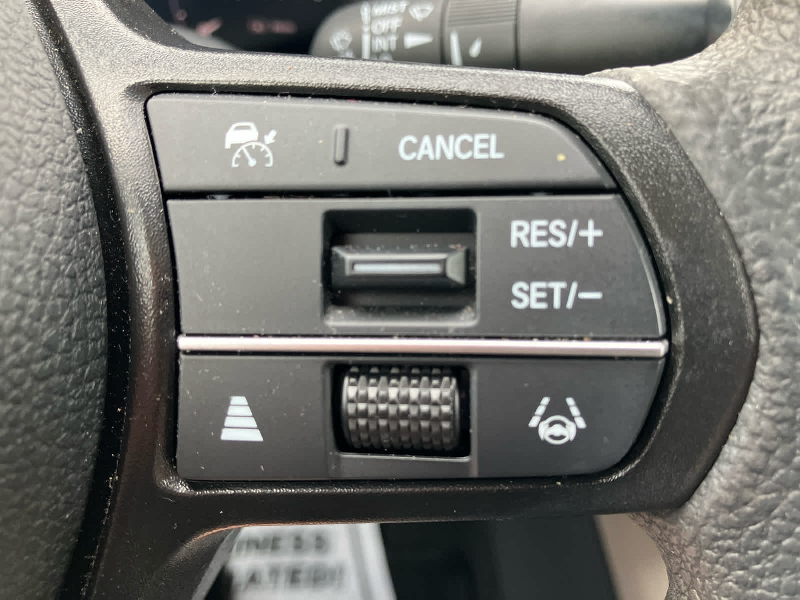 Vehicle image 17 of 35