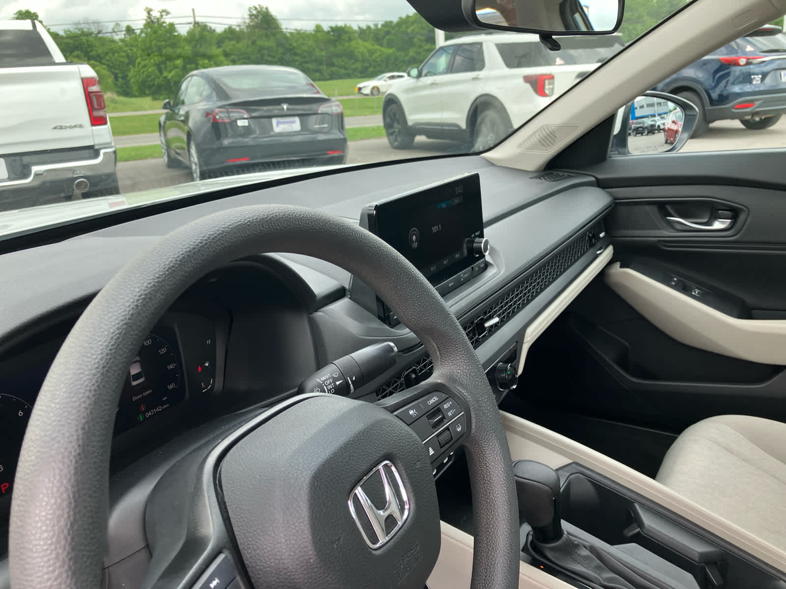 Vehicle image 9 of 35