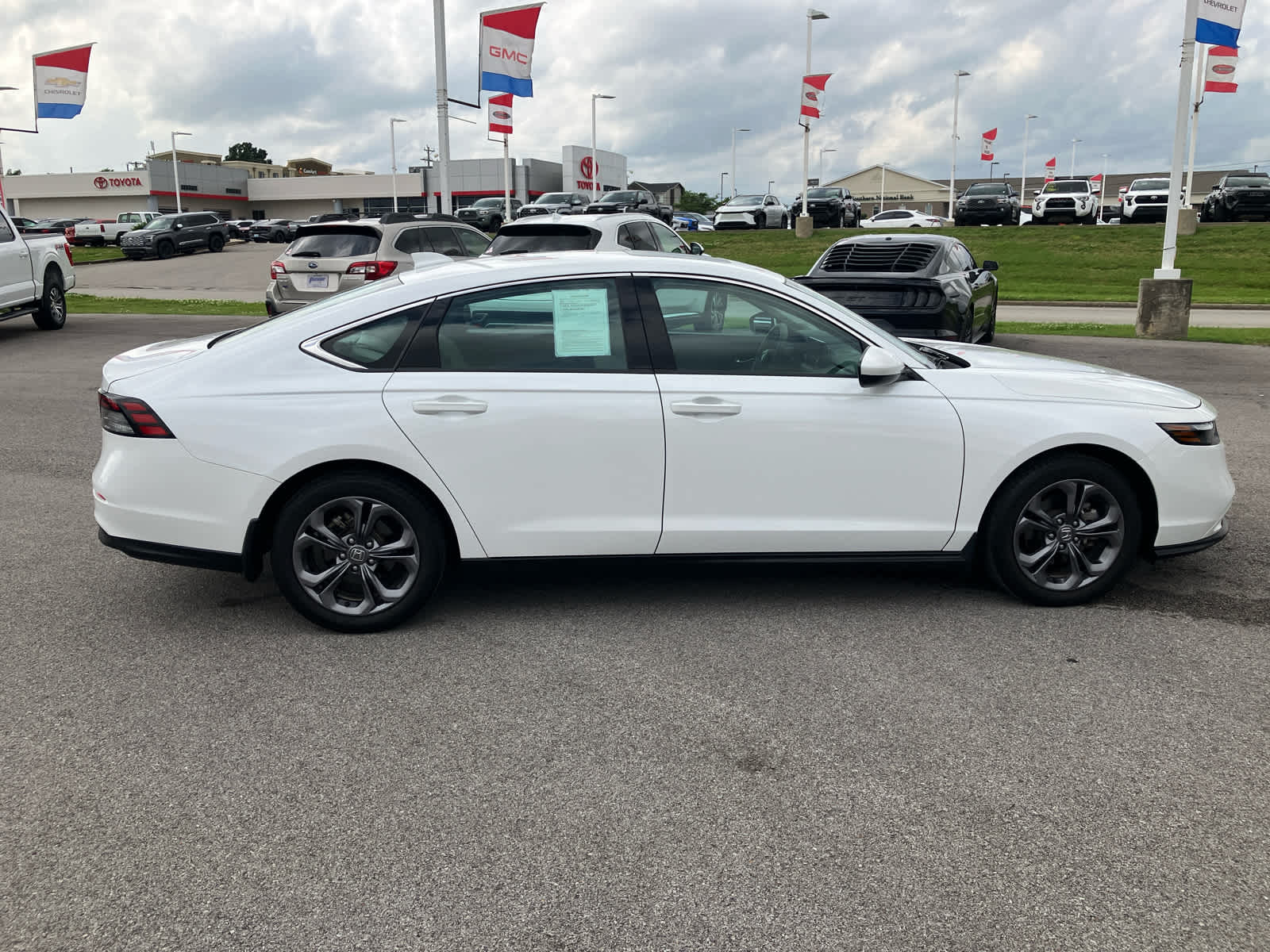 Vehicle image 4 of 35