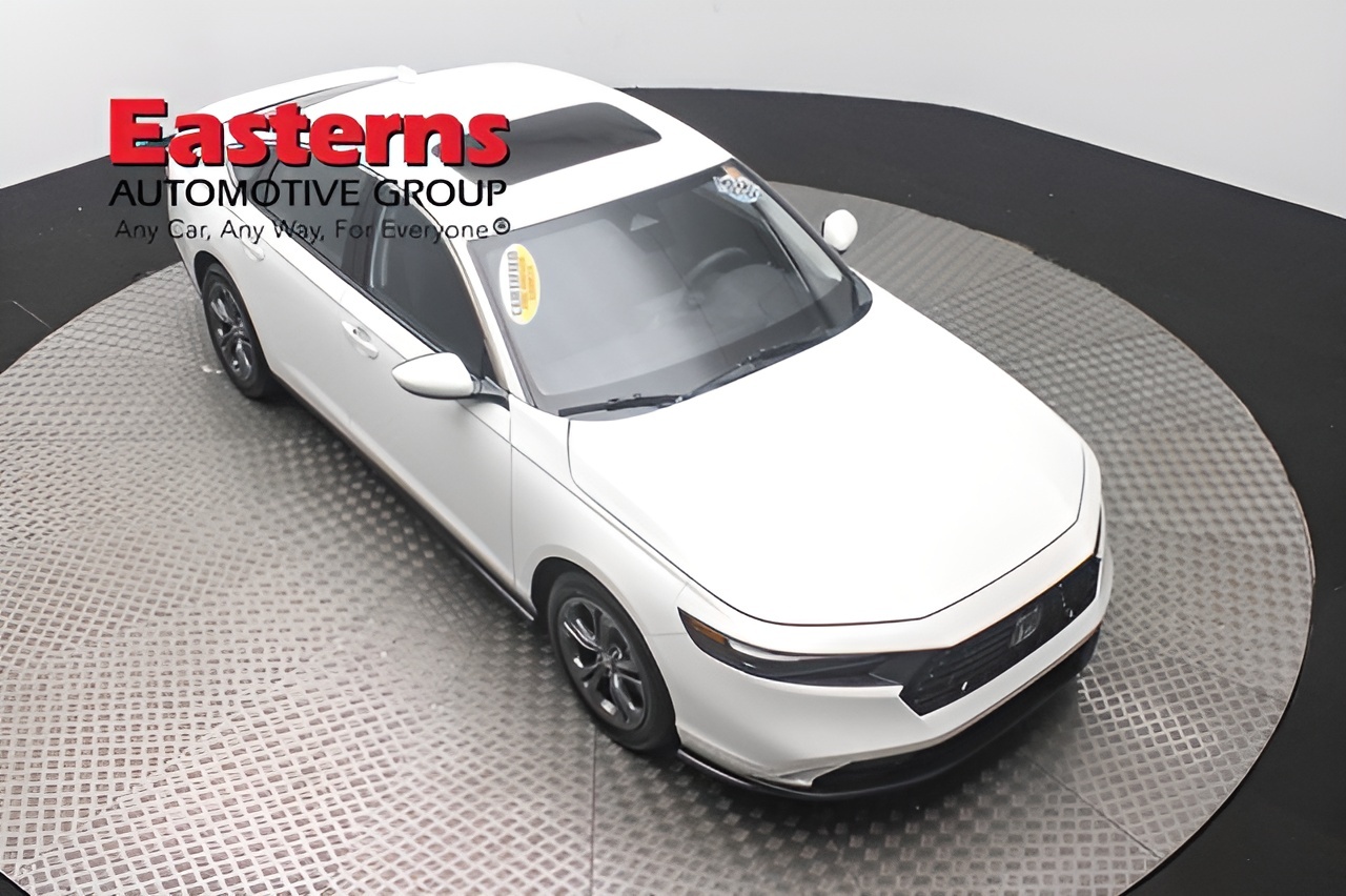 Vehicle image 76 of 97