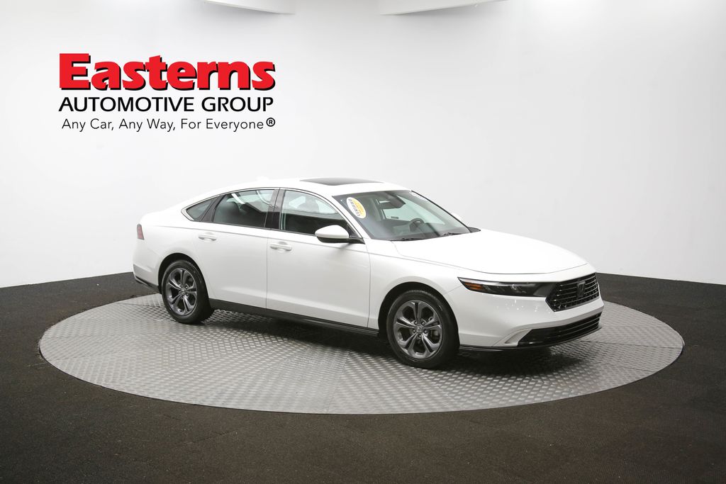 Vehicle image 14 of 97
