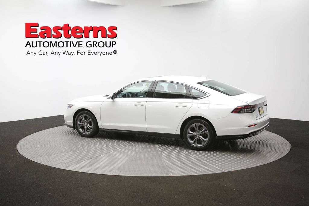 Vehicle image 33 of 97
