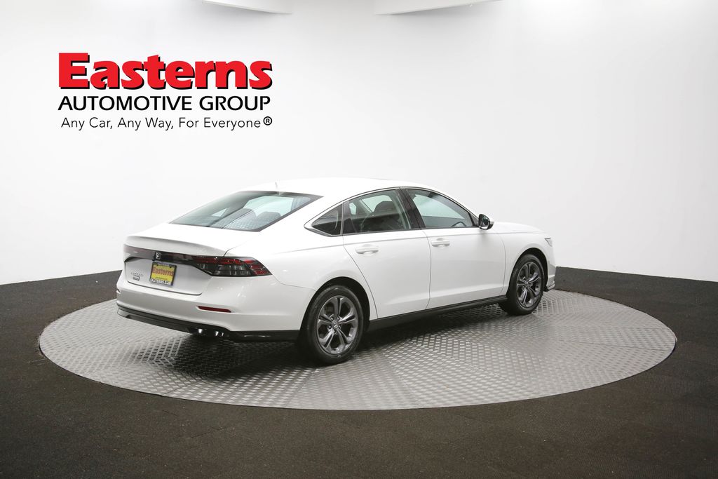 Vehicle image 21 of 97