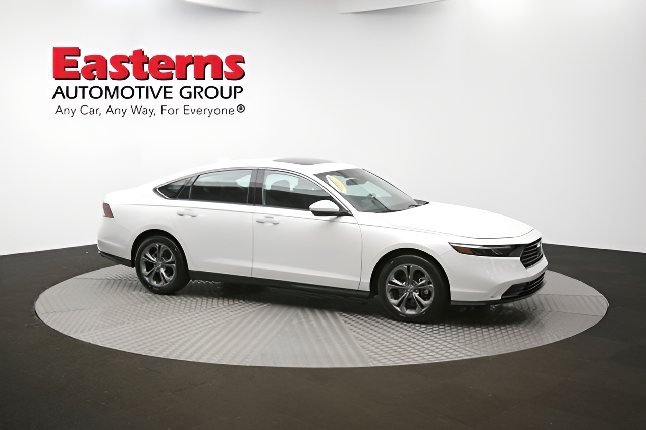 Vehicle image 73 of 97