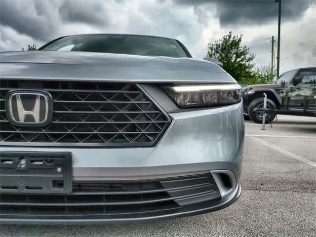 Vehicle image 4 of 36