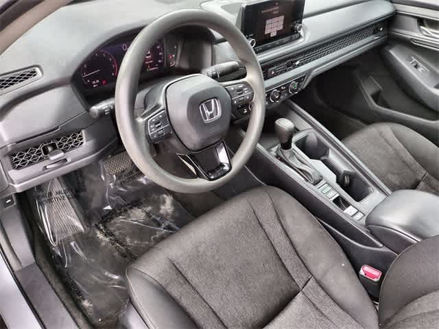 Vehicle image 11 of 36