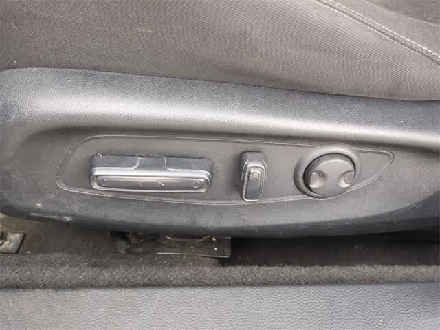 Vehicle image 18 of 36
