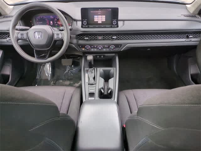 Vehicle image 16 of 36