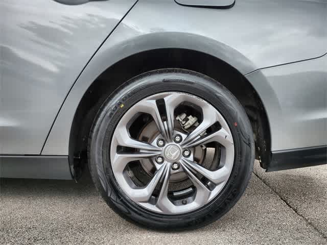 Vehicle image 14 of 36