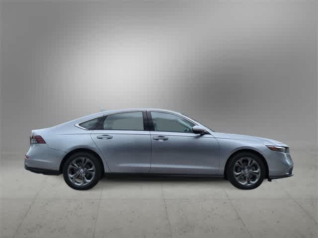 Vehicle image 6 of 36