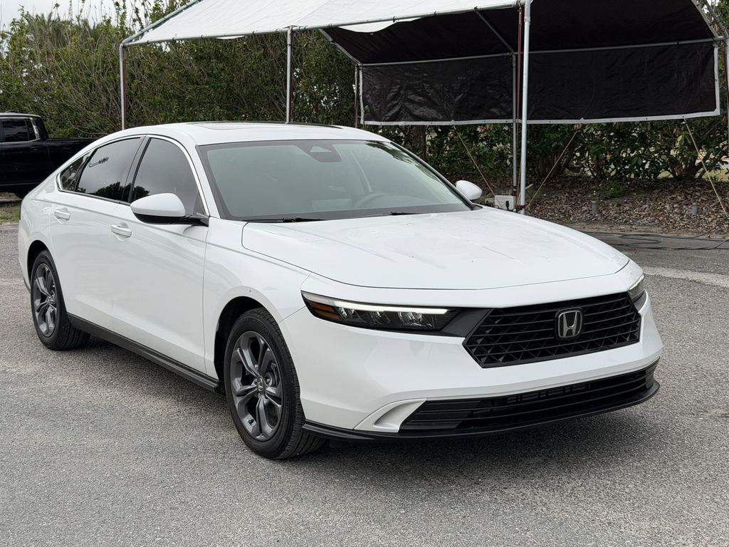 2023 Honda Accord EX Image 2 of 32