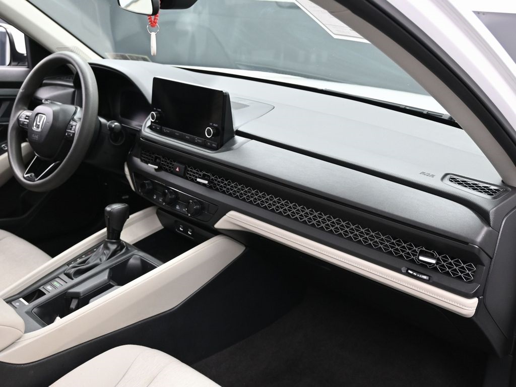 2023 Honda Accord EX Image 28 of 51