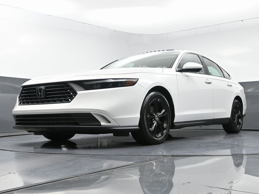 2023 Honda Accord EX Image 2 of 51