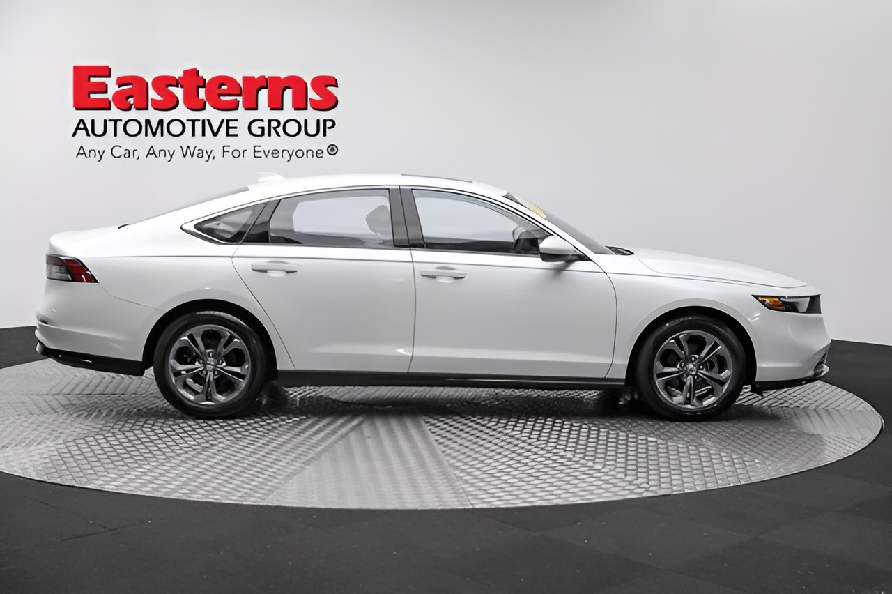Vehicle image 79 of 98