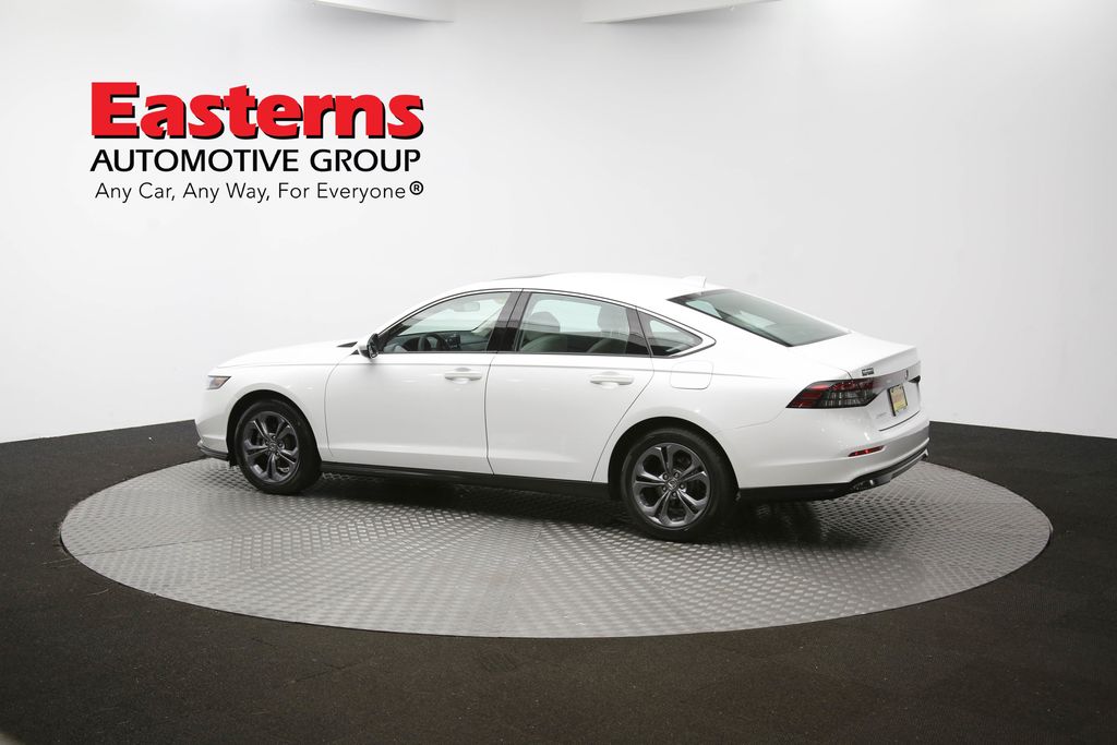 Vehicle image 34 of 98