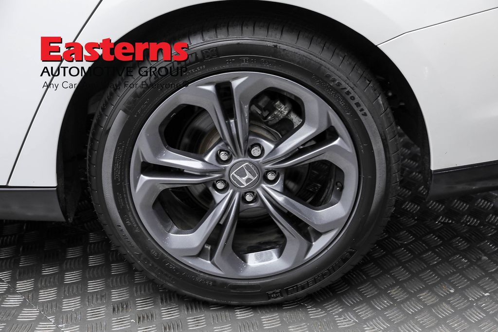 Vehicle image 38 of 98