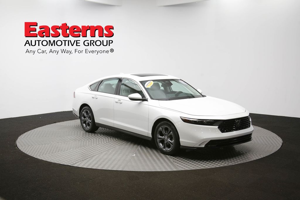 Vehicle image 10 of 98