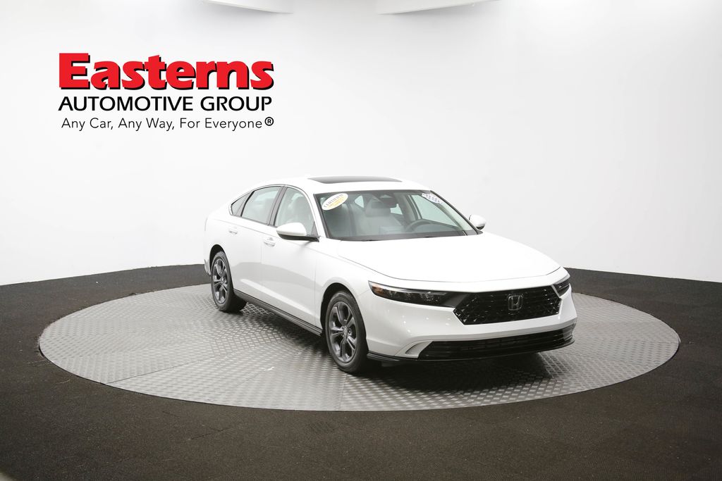 Vehicle image 13 of 98